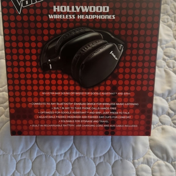 Voice Hollywood Wireless Headphones - Picture 3 of 3